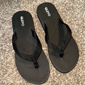 Black Canvas Flip Flops - Women’s 9.5/10